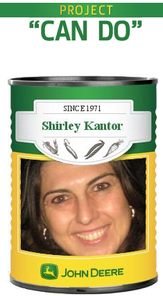 פחית CAN DO תרומת ג'ון דיר עם תמונה של שירלי קנטור